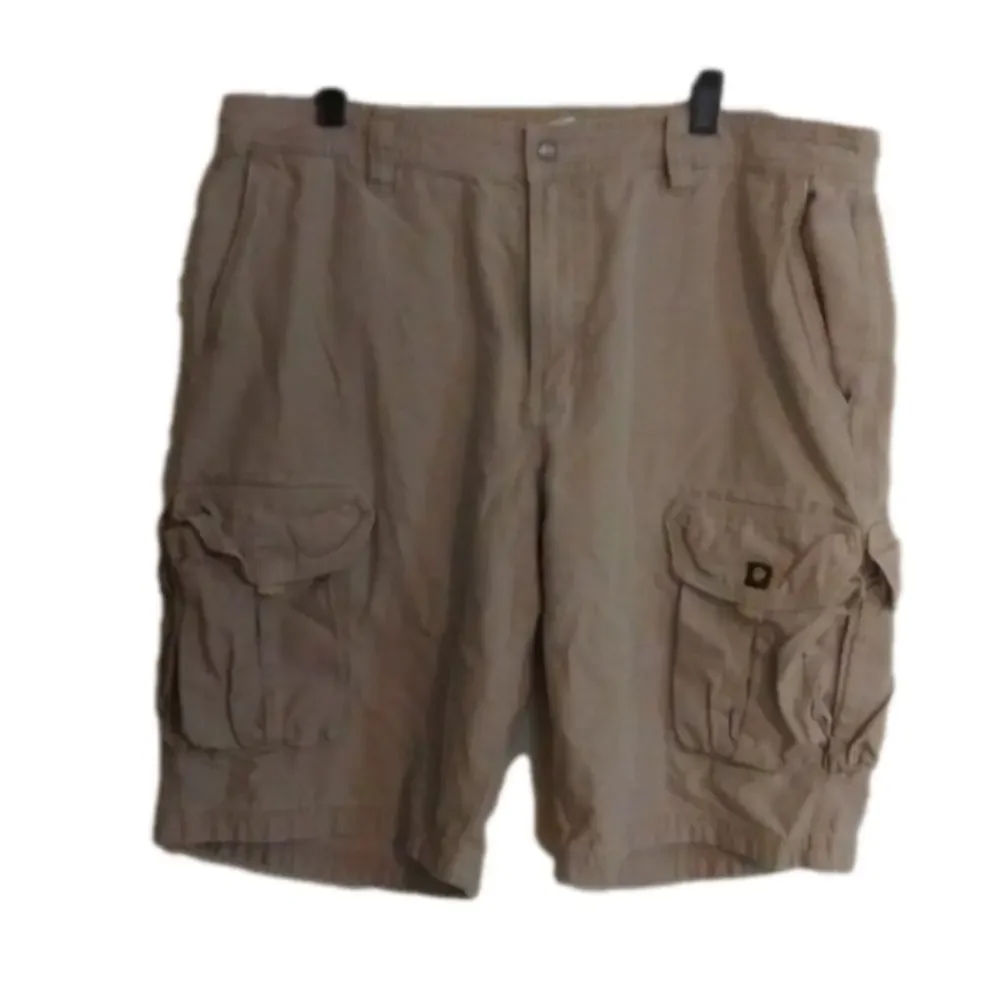 The North Face men's Tannish cargo shorts. Size 38. Get ready for spring!